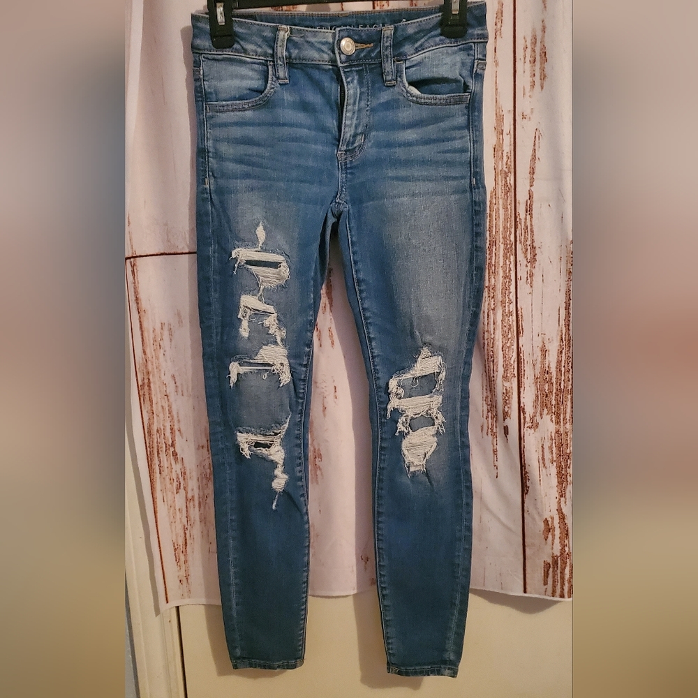 American Eagle light wash skinny jeggings